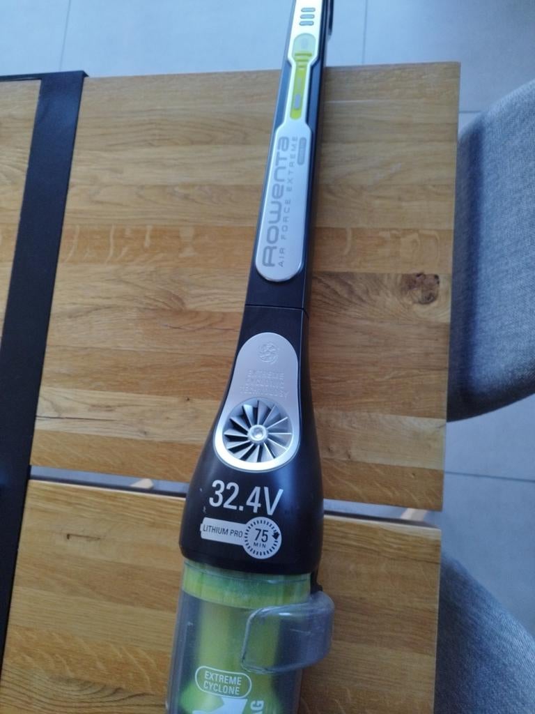 Aspirateur balai sans fil Rowenta 32.4V, Electroménager, Aspirateurs, Aspirateur