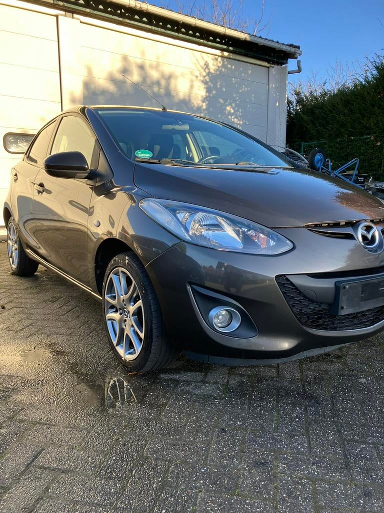 Prachtige Mazda 2 (2014) | Full Option | Sportwielen & PDC, Auto's, Mazda, Euro 5, Handgeschakeld, Particulier, Te koop