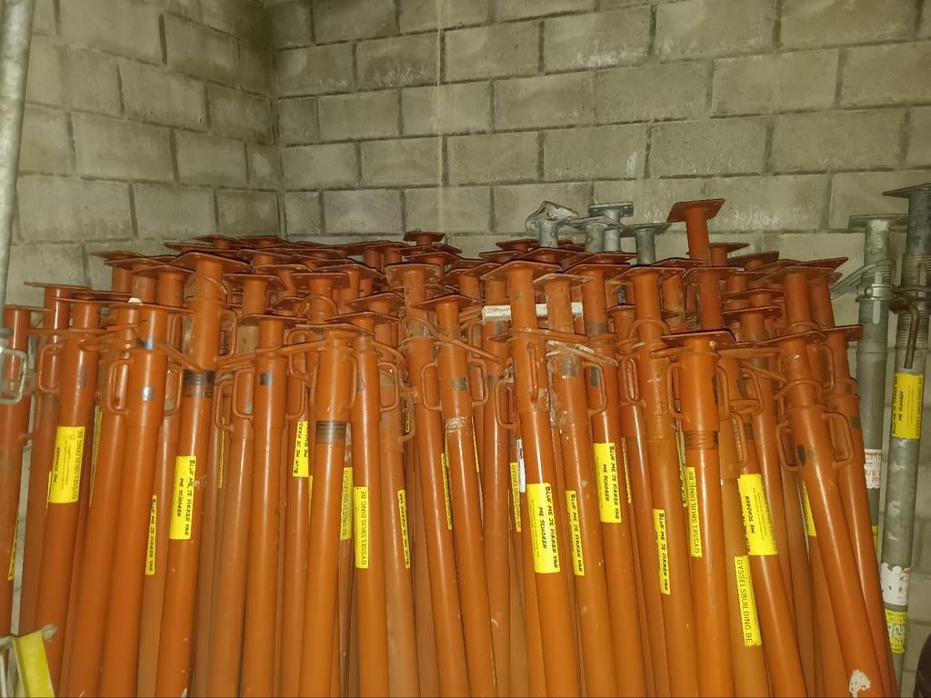 Metalen schoren te koop 1x gebruikt., Ophalen