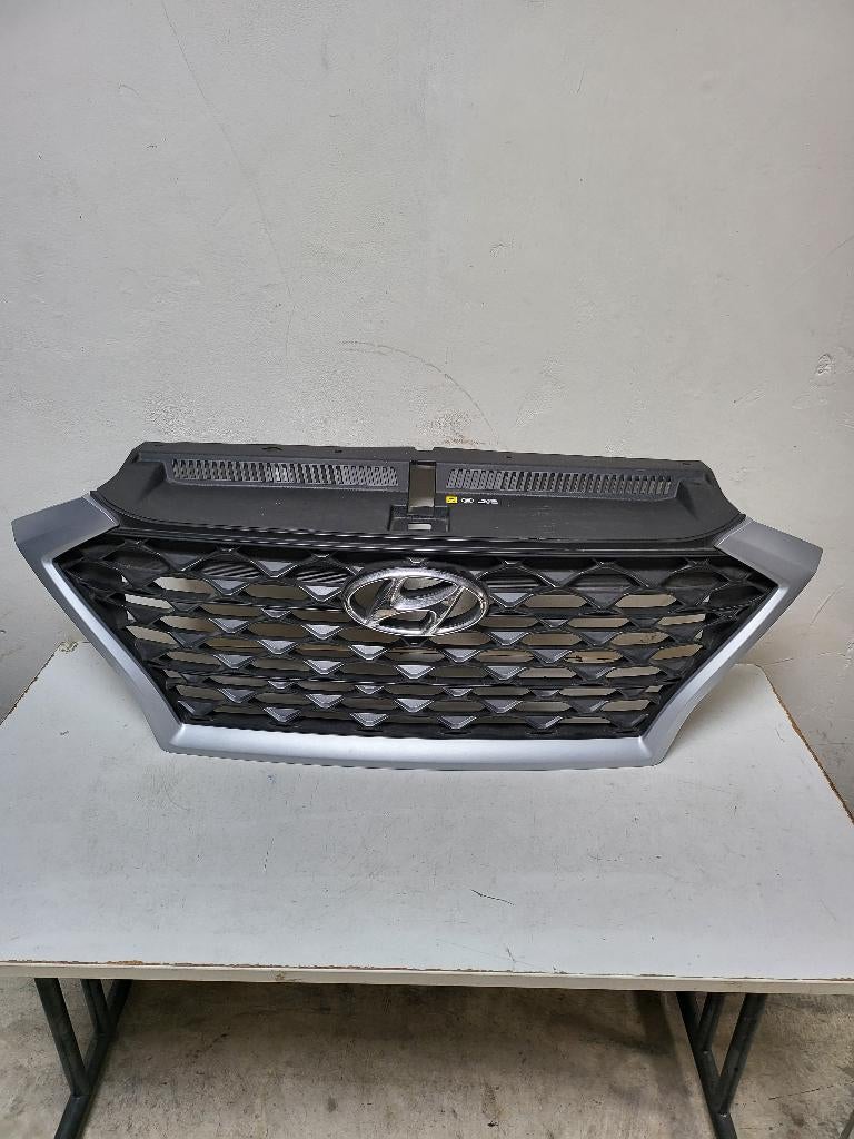 HYUNDAI TUCSON 2018-2021 FRONT RADIATOR GRILL 86351-D7500, Enlèvement ou Envoi, Utilisé, Hyundai, Pare-chocs