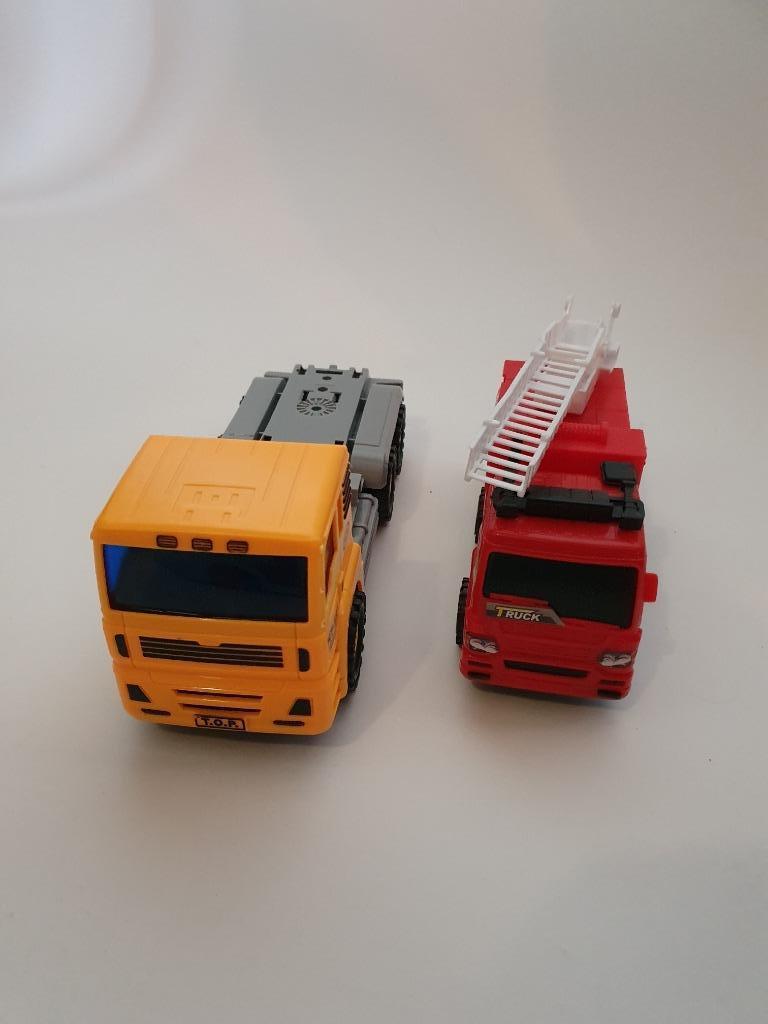 2 camions en plastiques, Enlèvement ou Envoi, Utilisé