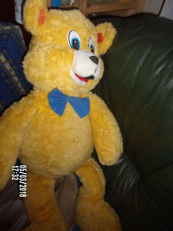 Enorme teddybeer met vlinderdas, Kinderen en Baby's, Speelgoed | Knuffels en Pluche, Ophalen of Verzenden
