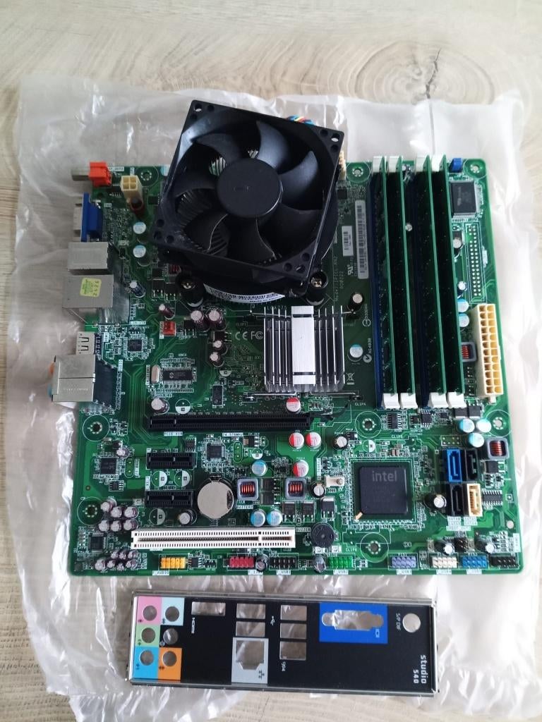 Dell + E7300 + 8 gb Ram + Cooler + IO Shield, Informatique & Logiciels, Enlèvement ou Envoi, Socket 775, Utilisé, Intel