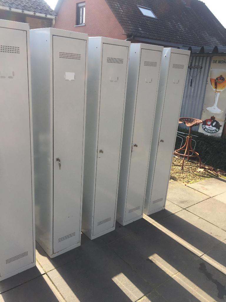 Degelijke 1 - deurs lockers / lockerkasten / kledingkasten, Ophalen, Gebruikt