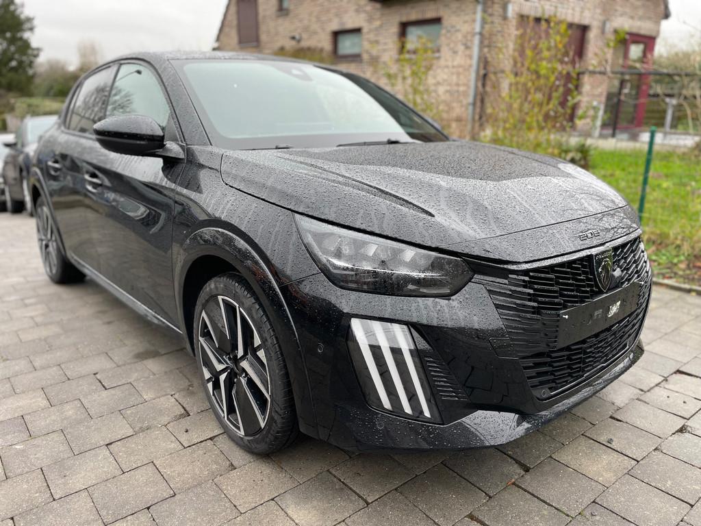 Peugeot 208 PEUGEOT 208 1.2i GT-LINE AIRCO/GPS-CAM/CARPLAY/E, 118 g/km, Gebruikt, 1199 cc, Leder en Stof