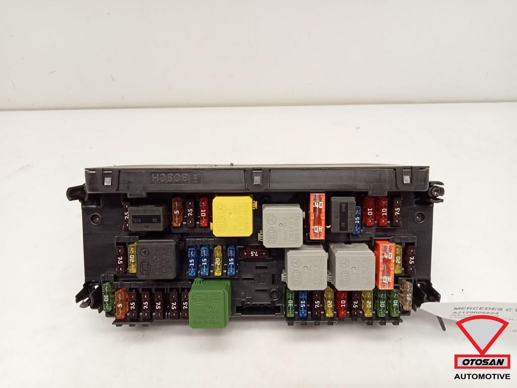 Bo te fusibles Mercedes Classe C W204 A2129006824, Autos : Pièces & Accessoires, Mercedes-Benz AG, Mercedes-Benz, Utilisé, Mercedesstrasse 120
70372  Stuttgart, DE