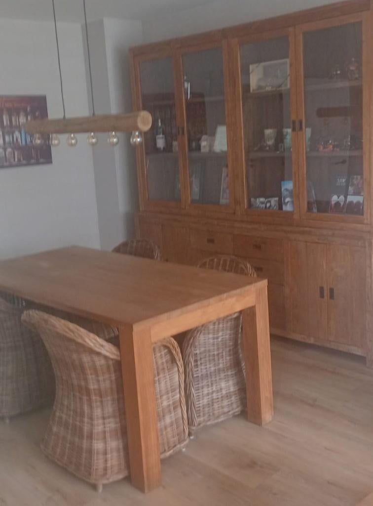 Kast in teak., Huis en Inrichting, Kasten | Buffetkasten, Ophalen, Zo goed als nieuw, Teakhout, Met deur(en)