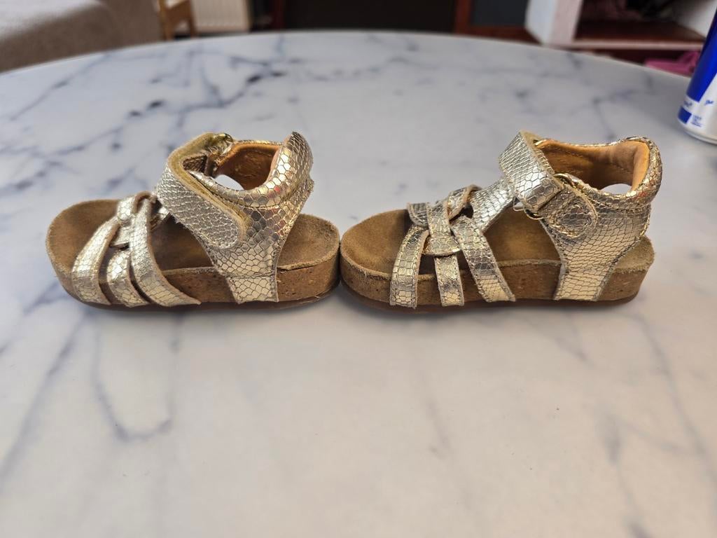 Sandales fille dorées effet serpent taille 20, Enfants & Bébés, Vêtements enfant | Chaussures & Chaussettes, Utilisé, Autres types