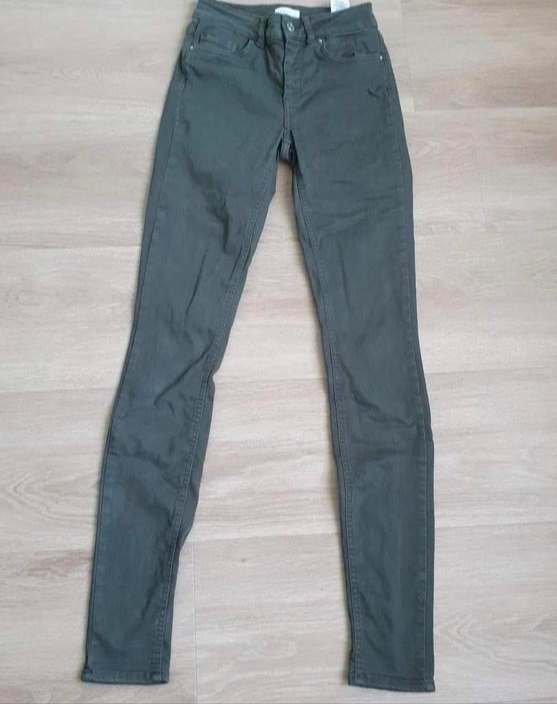 Jeans Only maat S x 34, Kleding | Dames, Spijkerbroeken en Jeans, Only, Ophalen of Verzenden, Zo goed als nieuw, W28 - W29 (confectie 36)