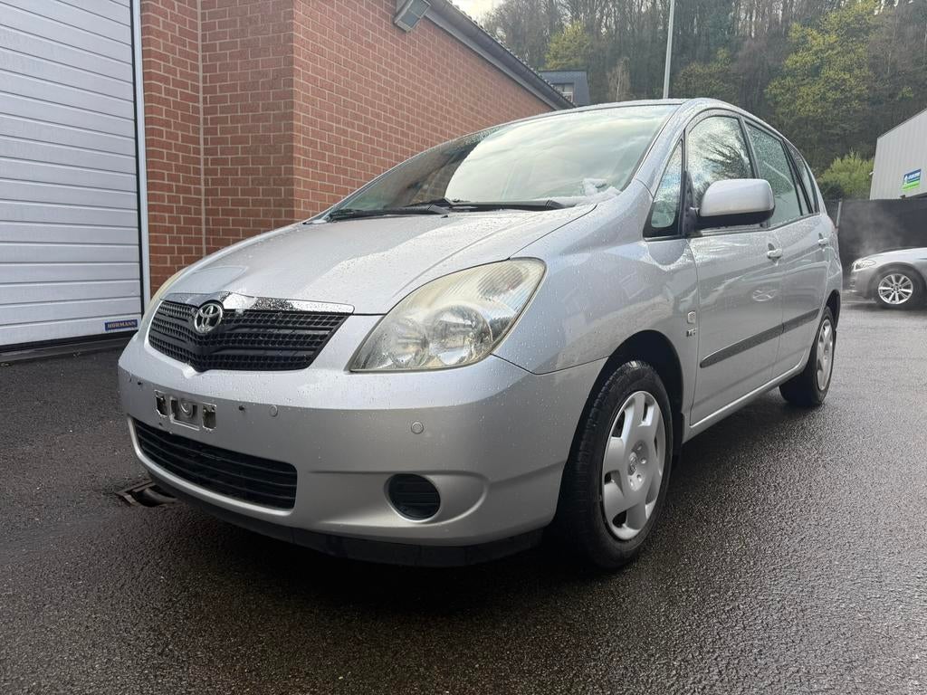 A vendre Toyota corolla Verso premiere proprietaire, Auto's, Toyota, Corolla, Particulier, Te koop, Benzine