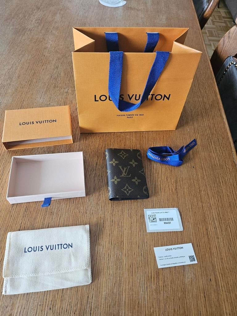 LOUIS VUITTON/ Porte cartes/ portefeuilles / neuf, Enlèvement