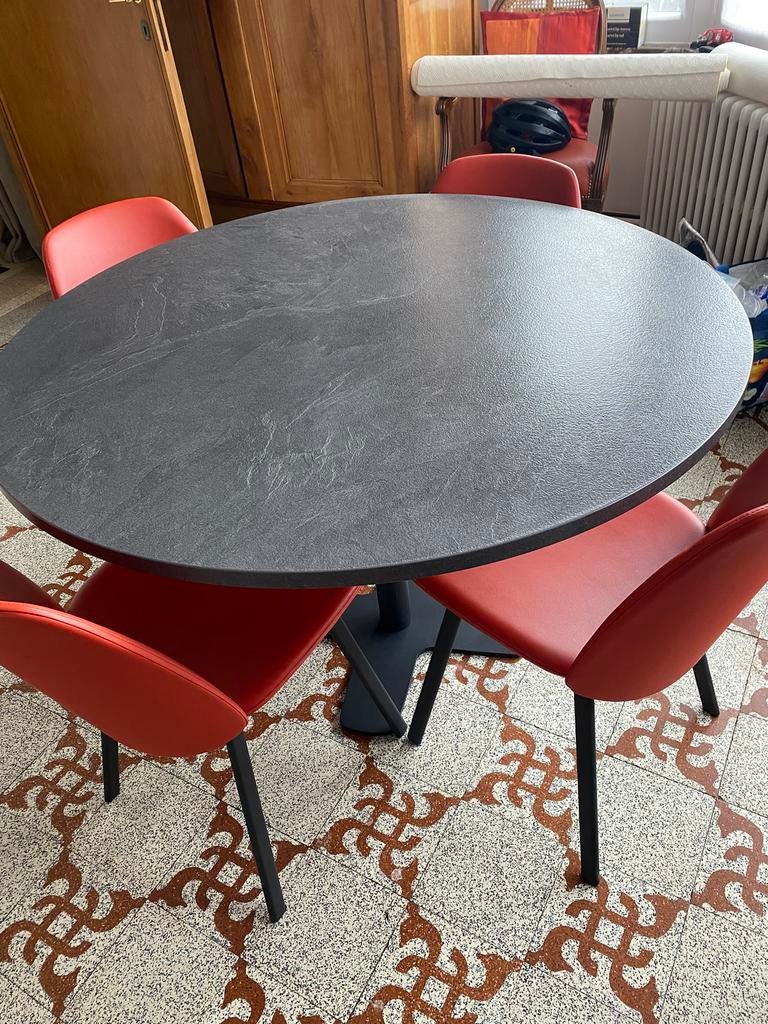 Table et chaises, Enlèvement, Comme neuf