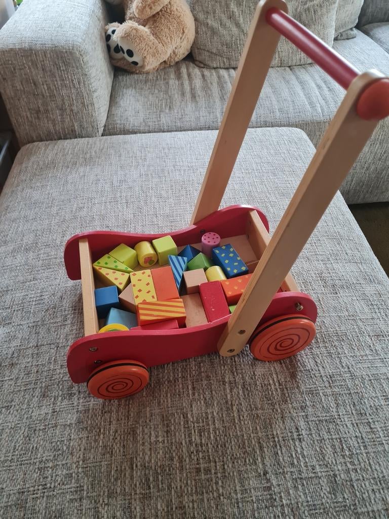 Leuk stapwagentje met blokjes, Ophalen