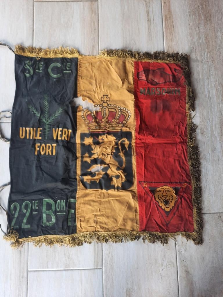 Drapeau résistant, Collections