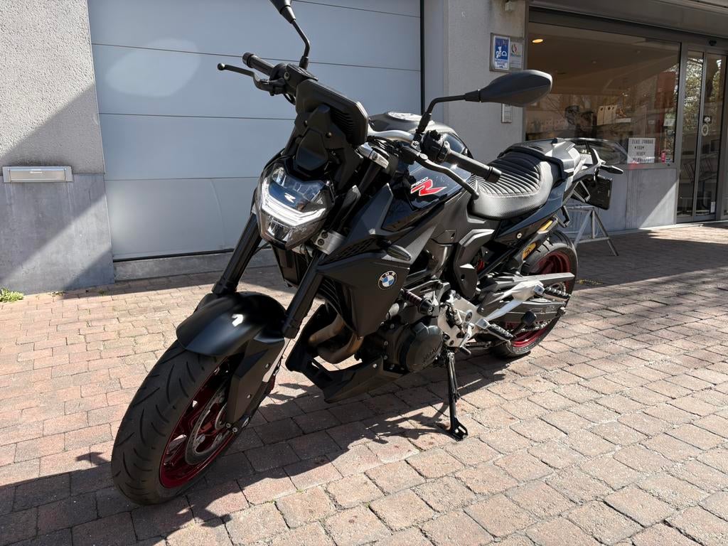 F900r triple black met veel opties