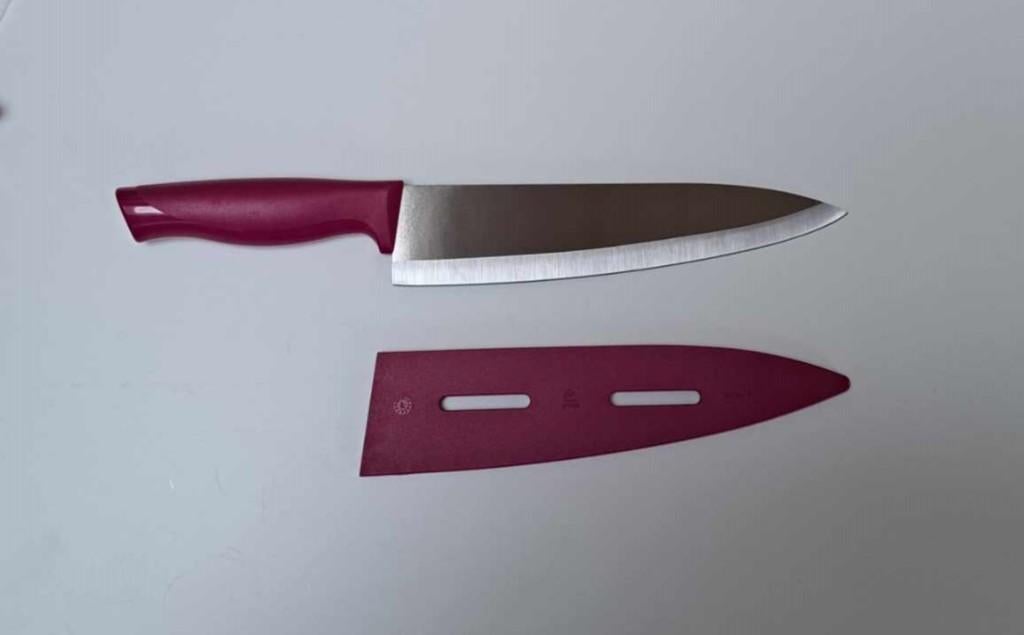 Tupperware™ Couteau du Chef « Essential Knives » violet, Maison & Meubles, Cuisine| Tupperware, Envoi, Neuf, Violet, Autres types