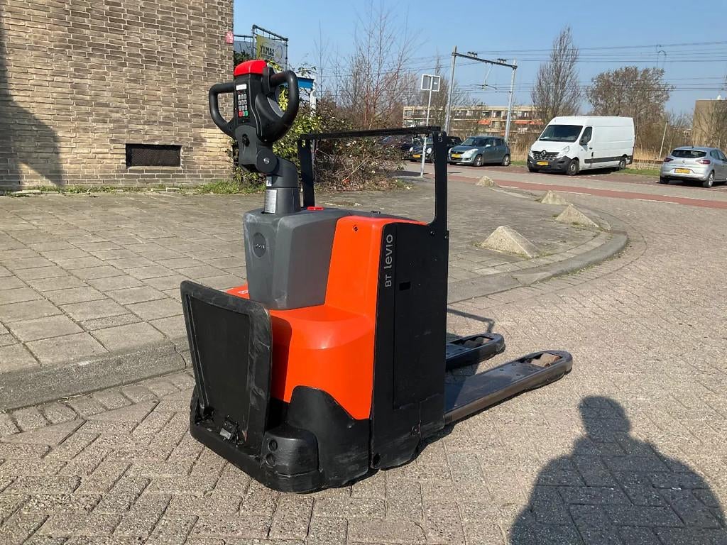 Toyota LWE200 2000KG PALLETWAGEN / HEFTRUCK, Articles professionnels, Machines & Construction | Chariots élévateurs & Transport interne