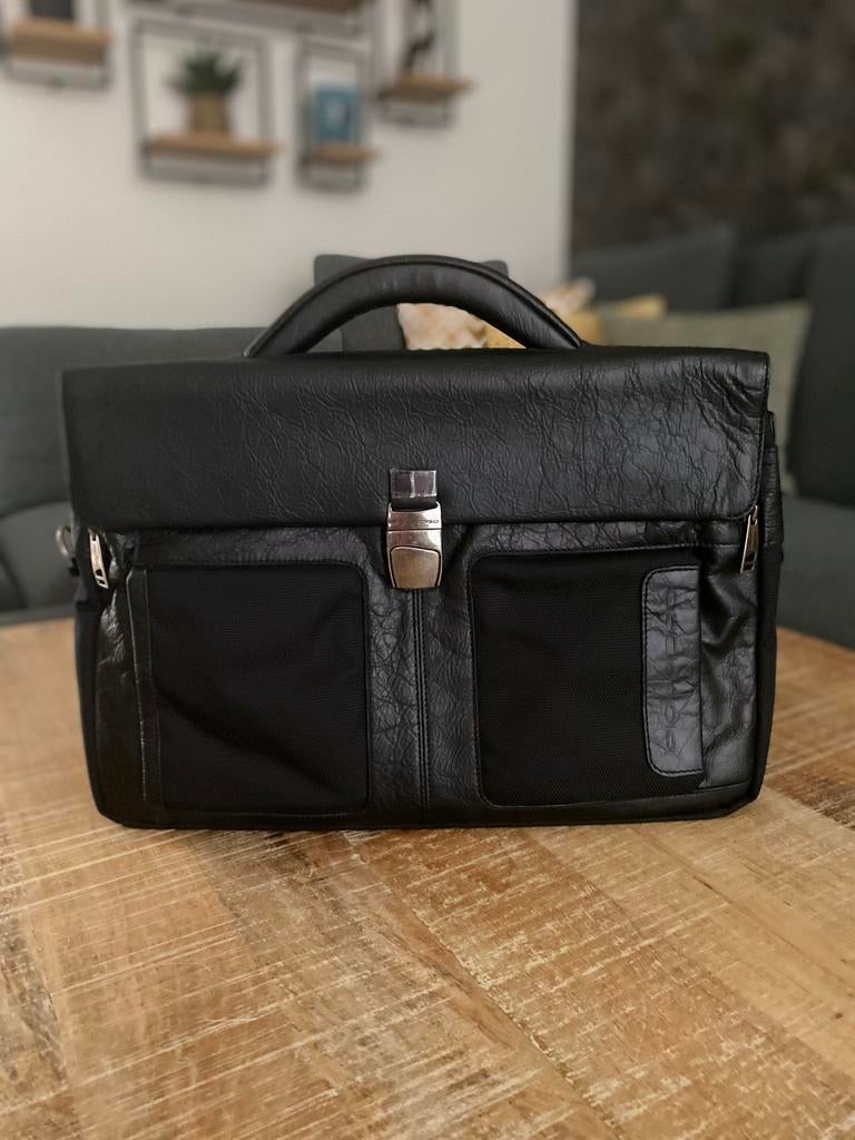 Piquadro aktetas, Computers en Software, Laptoptassen, Ophalen of Verzenden, 16 inch, Nieuw, Aktetas