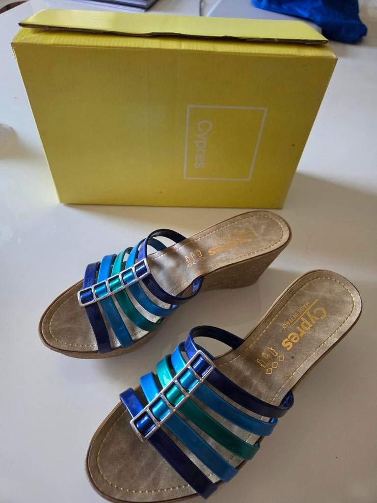 NOUVEAU Cypress taille 37.
Parfait état, Enlèvement