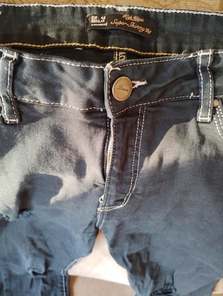 Zwarte ripped jeans regular Clockhouse m. EUR 42, Ophalen of Verzenden