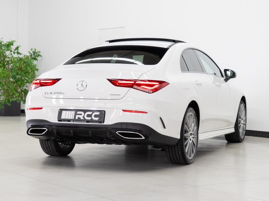 Mercedes-Benz CLA 250 e Coupé AMG Night 19" PANORAMA Sfeerl, Auto's, Gebruikt, 4 cilinders, Wit, Bedrijf