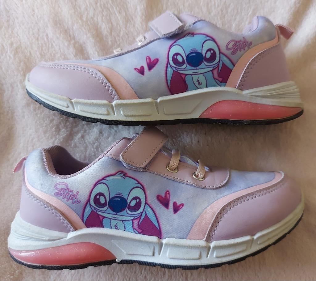 Paire de chaussures - Baskets "Stitch" pointure 32, Ophalen, Meisje, Sportschoenen, Zo goed als nieuw