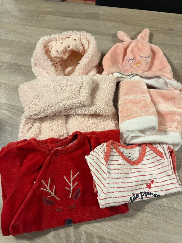 lot vêtement fille 9/12 mois, Ophalen of Verzenden, Zo goed als nieuw, Maat 74