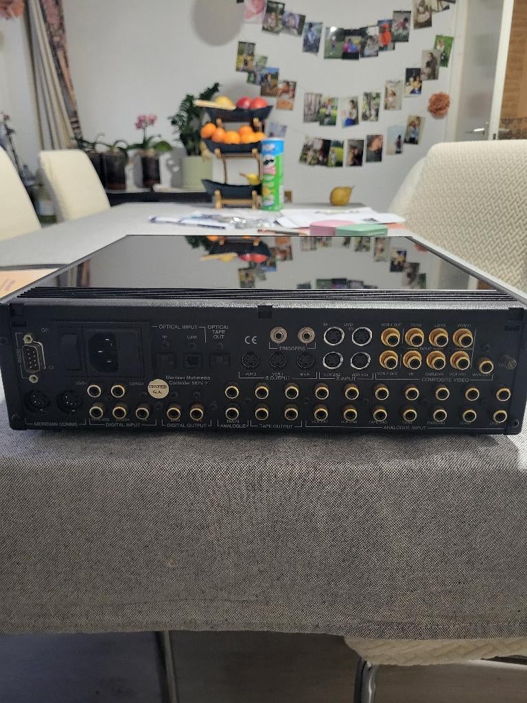Voorversterker / controller Meridian 562V2, Audio, Tv en Foto, Ophalen of Verzenden, Gebruikt