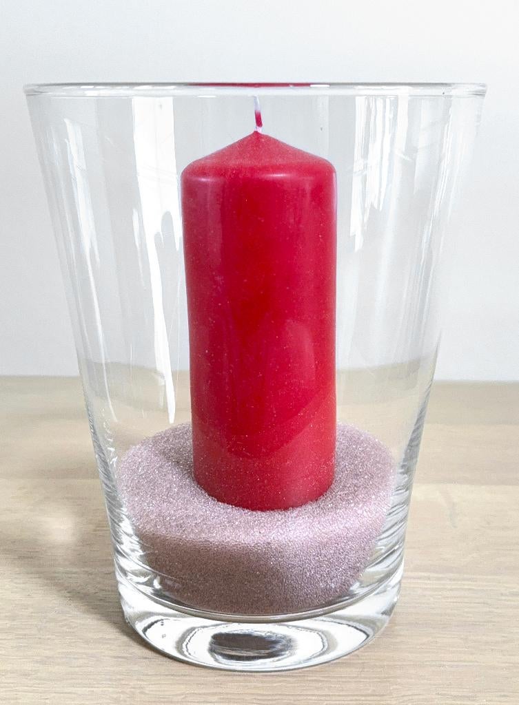 Vaas 25 cm + Bolsius Essentials kaars 20 cm + Gekleurd zand, Maison & Meubles, Accessoires pour la Maison | Bougeoirs & Bougies