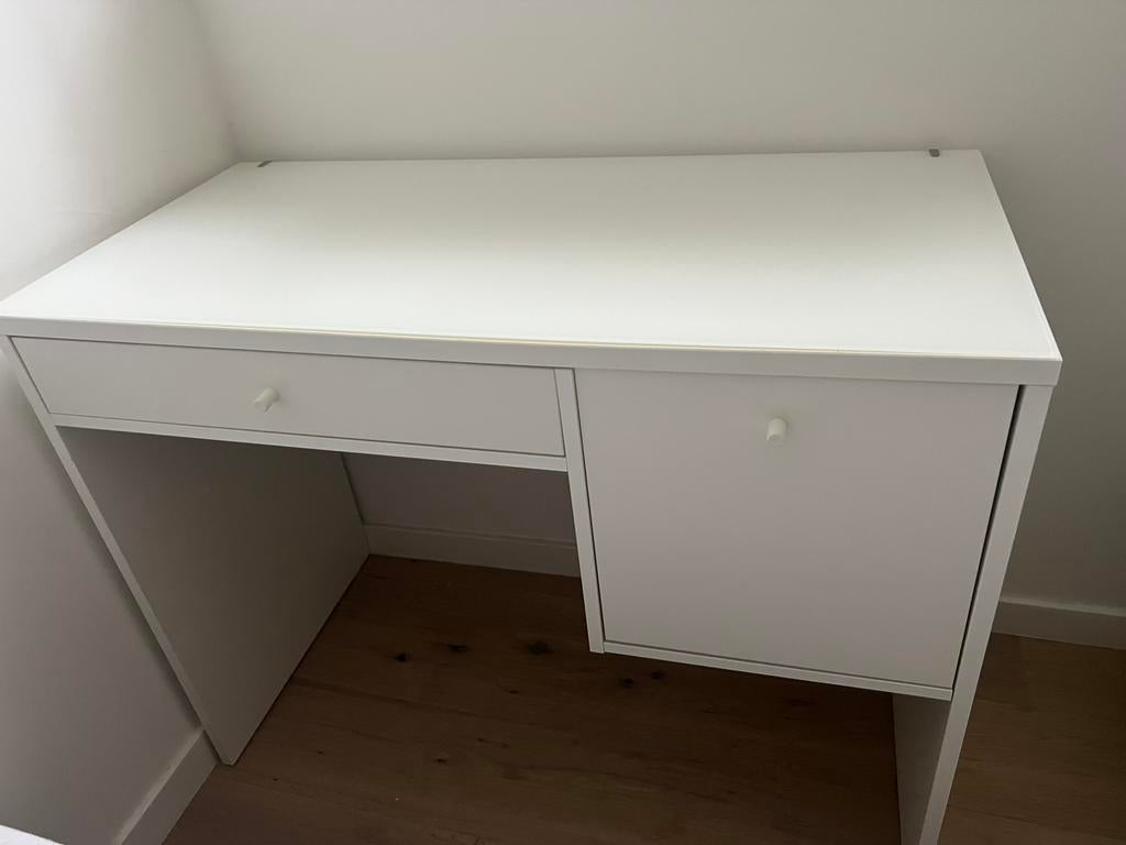 Bureau, Huis en Inrichting, Bureaus, Ophalen, Hout, Zo goed als nieuw, IKEA