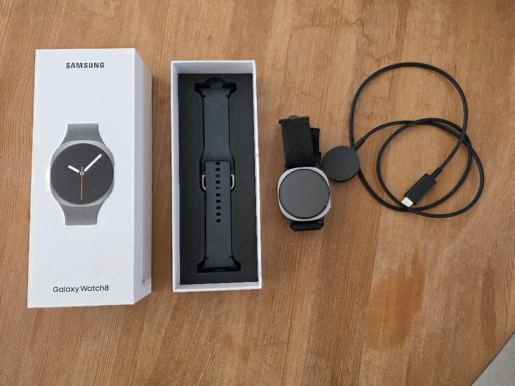 Samsung galaxy watch 8 40mm, Ophalen, Zwart, Zo goed als nieuw, Waterdicht