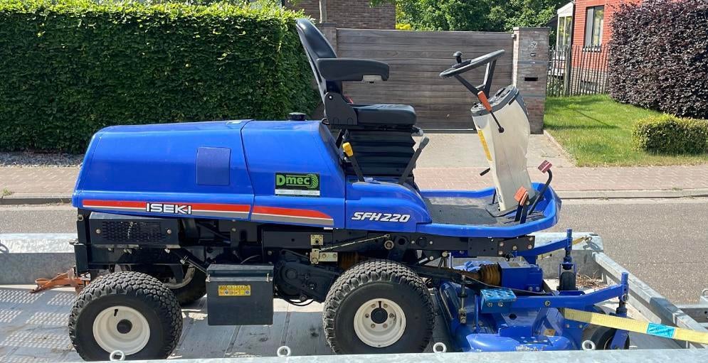 Iseki SFH220, Hobby en Vrije tijd, Modelauto's | 1:32, Ophalen, Zo goed als nieuw