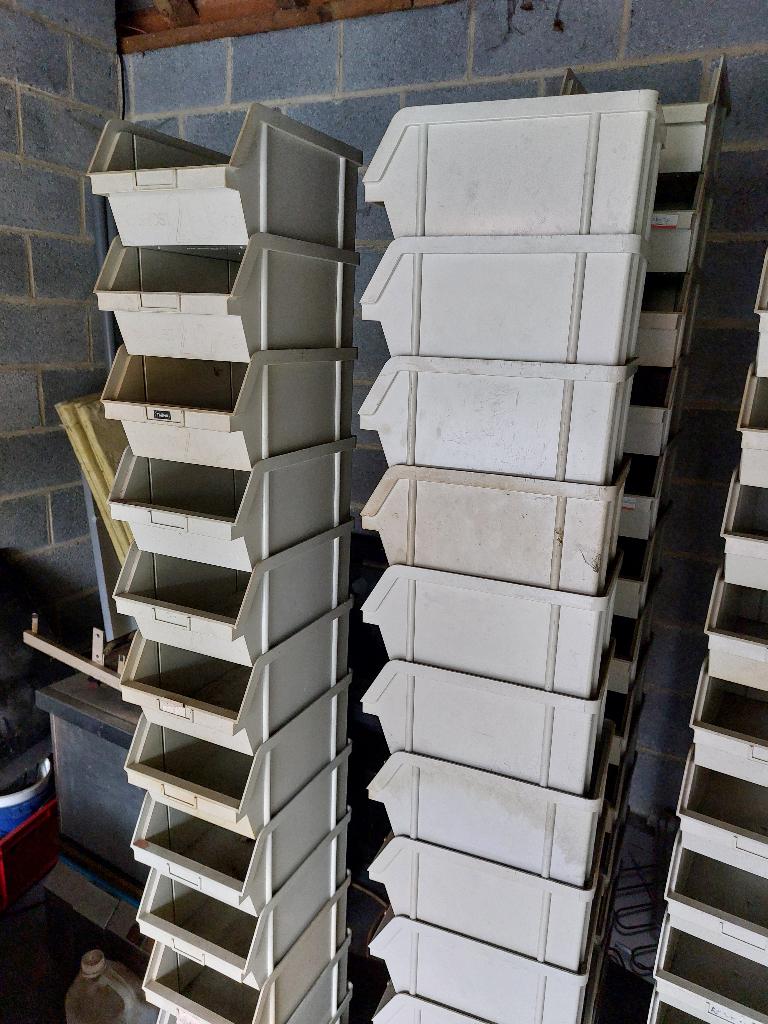 Bacs à rangement très solides – rangement atelier / garage, Bricolage & Construction, Casiers & Boîtes, Utilisé, Boîte ou Caisse