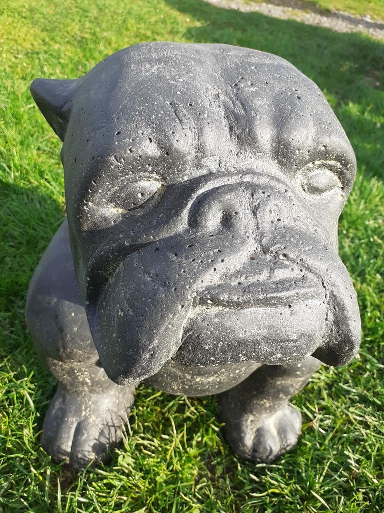 ENGELSE BULLDOG IN GEPATINEERDE STEEN (hoogte 40 CM)., Tuin en Terras, Ophalen, Nieuw, Overige materialen, Dierenbeeld