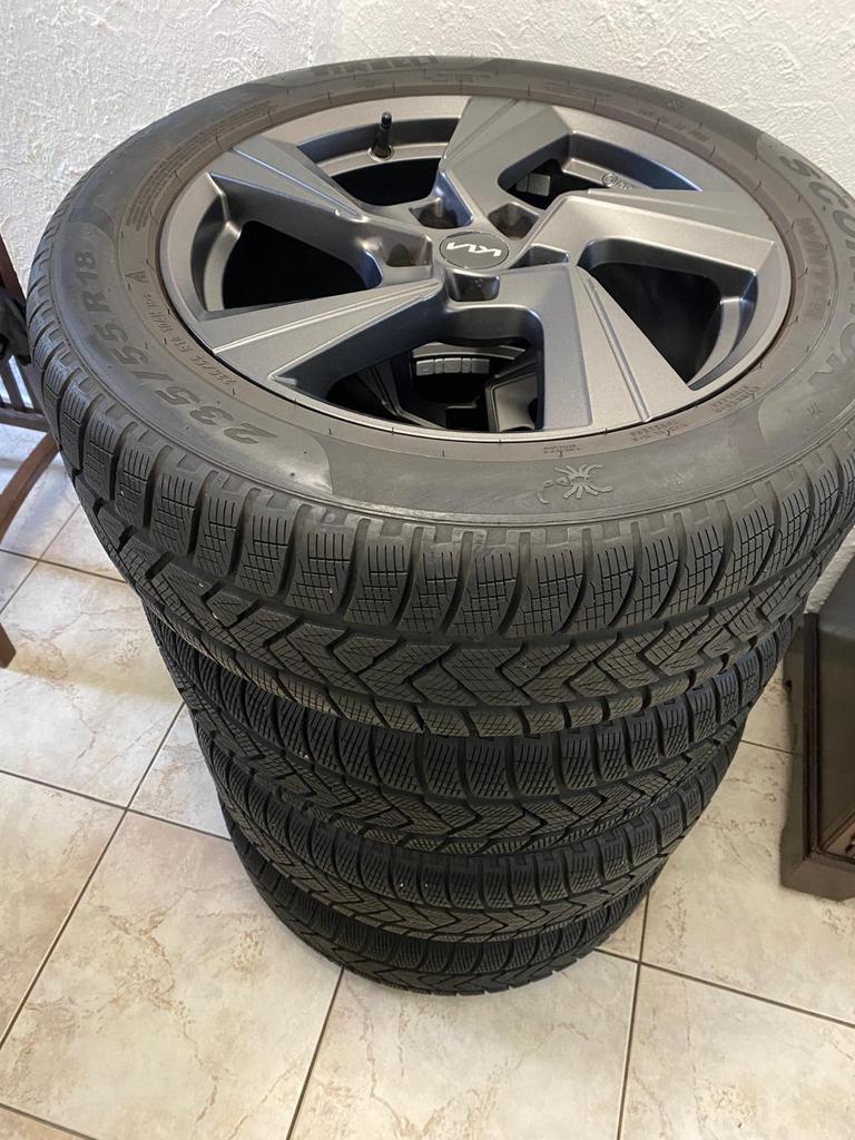 Kit hivers kia Sportage 235 55 18, Neuf, Pneus et Jantes, Pneus hiver, 18 pouces
