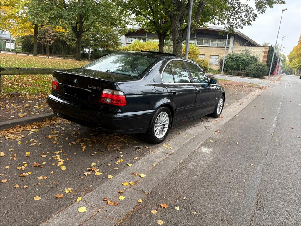 Bmw e39 serie 525i boite automatique 192ch, Auto's, Automaat, Achterwielaandrijving, Parkeersensor, Blauw
