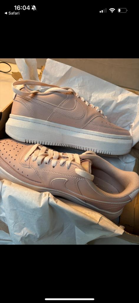 Nieuwe nike schoenen nooit gedragen maat 40, Kleding | Dames, Ophalen, Nieuw