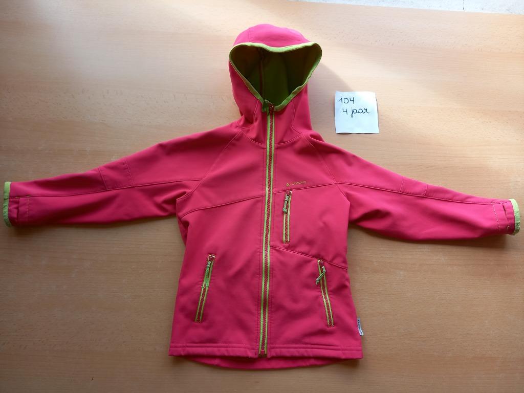 Parfait état, veste quechua taille 104 pour fille, Enfants & Bébés, Enlèvement ou Envoi, Comme neuf, Quechua, Decathlon, Fille