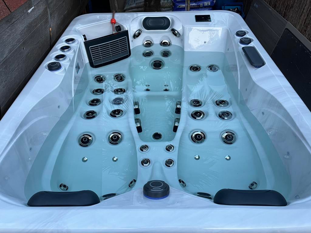 Jacuzzi, Jardin & Terrasse, Bains à remous et Spas, Enlèvement, Comme neuf, Escalier, Fixé