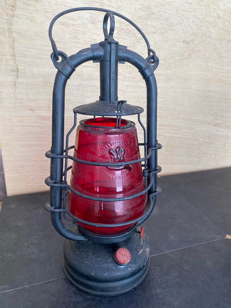 Ancienne lampe tempête Feuerhand verre rouge, Enlèvement
