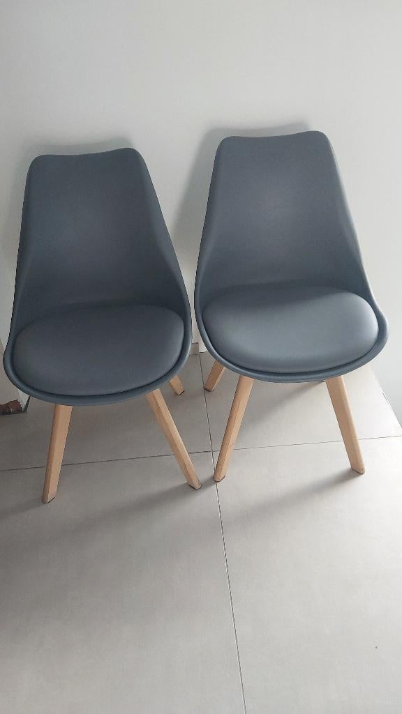 2 Chaises grises - Style scandinave, Maison & Meubles, Chaises, Bois, Gris, Comme neuf, Deux