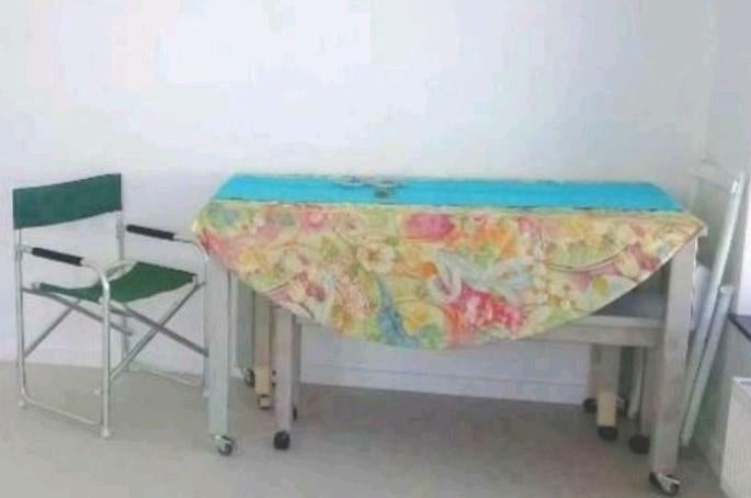 À voir joli Banc en bois pin massif +/+table assorti dispo, Enlèvement, Utilisé