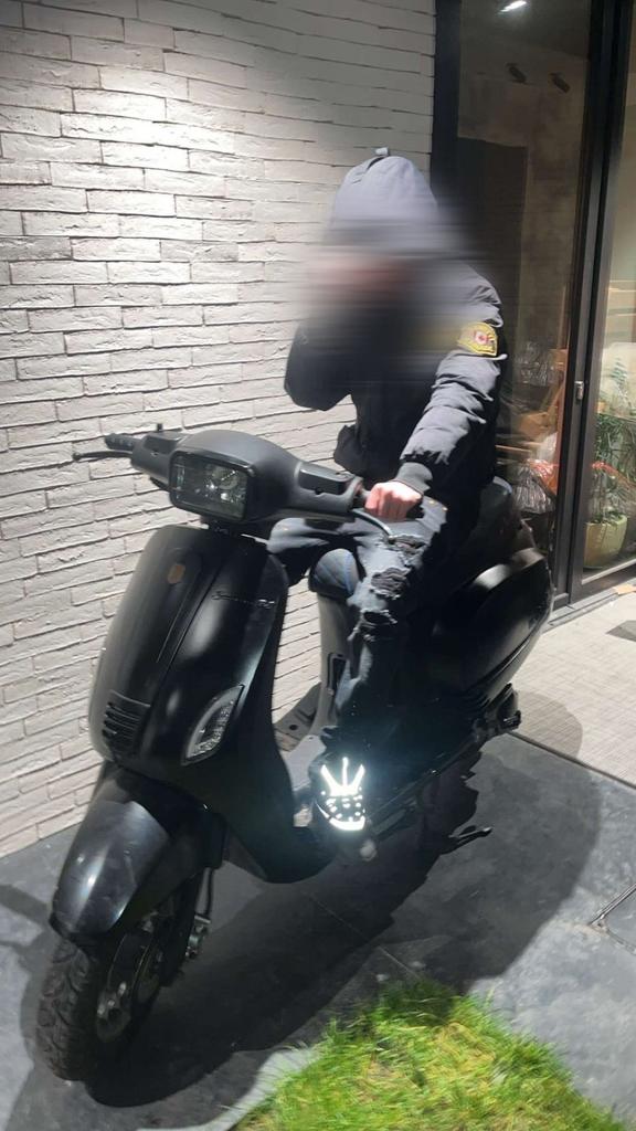 La souris, Fietsen en Brommers, Scooters | Piaggio, Ophalen, Zo goed als nieuw