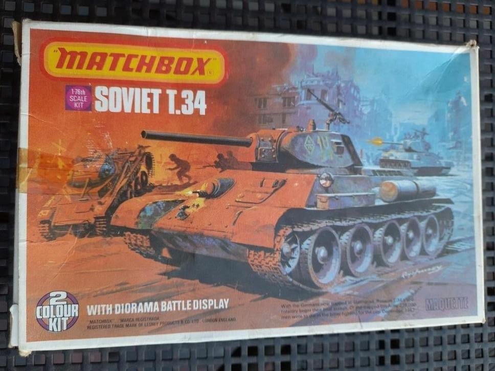 Kit vintage MATCHBOX CHAR T-34 SOVIET *NEUF*+DIORAMA*1/72, Hobby & Loisirs créatifs, Modélisme | Voitures & Véhicules, Neuf, Tank