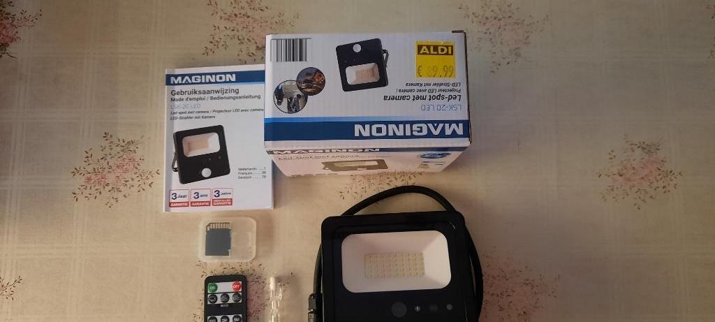 Led - spot met camera, Ophalen, Zo goed als nieuw