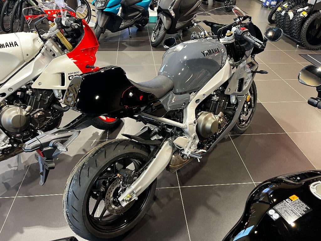 Yamaha XSR900 GP Power Grey, Motos, Permis Moto A, Entreprise, Plus de 35 kW, Sport