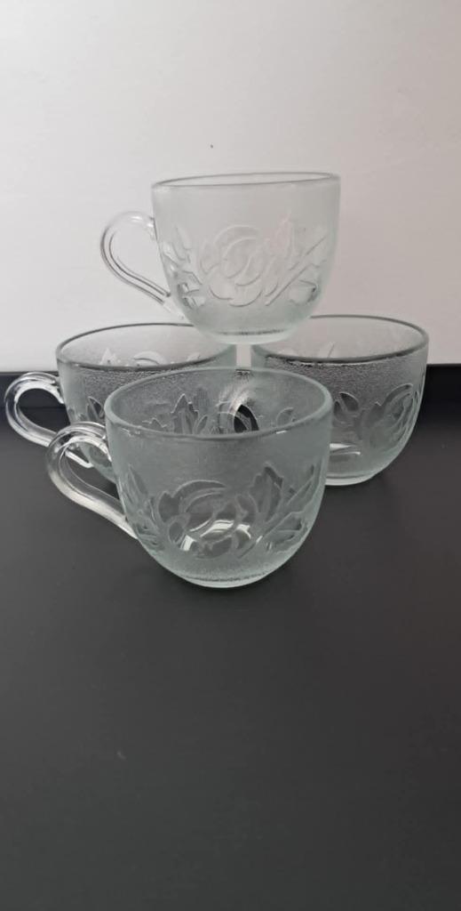 4 tasses en verre trempé, décor roses, Enlèvement