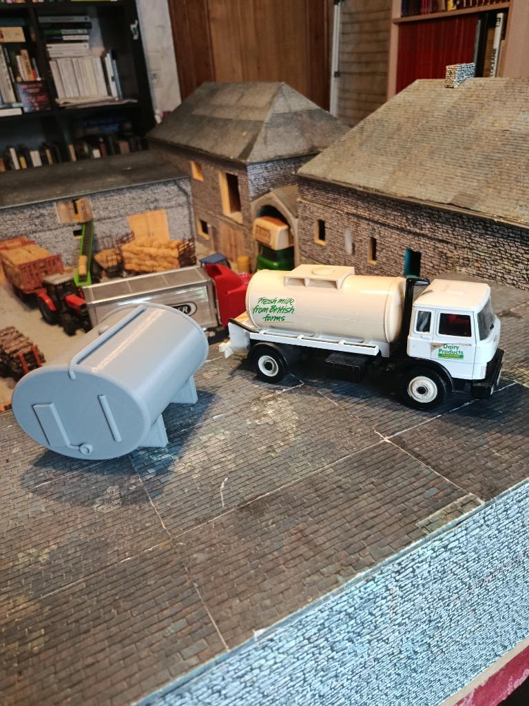 Magirus Britains 9605 melkwagen+chauffeur+melktank, Ophalen of Verzenden, Gebruikt, Tractor of Landbouw, Britains