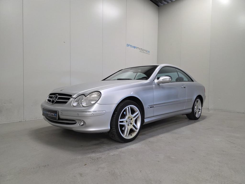 Mercedes-Benz CLK 200 Benzine Autom. - GPS - Goede Staat!, Auto's, Mercedes-Benz, 4 zetels, Zwart, 4 cilinders, 0 kg
