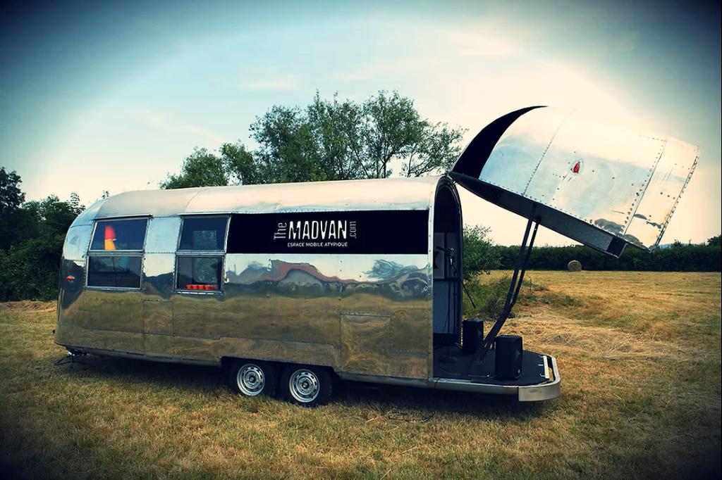 CARAVANE ÉVÉNEMENTIELLE AIRSTREAM, Caravanes & Camping, Particulier